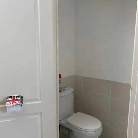 Cozy Proche De La Gare Et L'universite Апартаменты *