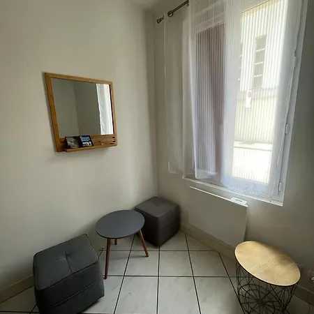 Cozy Proche De La Gare Et L'universite Апартаменты *